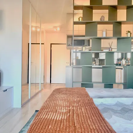 Luxury, Bright With Parking And Balcony In Center *