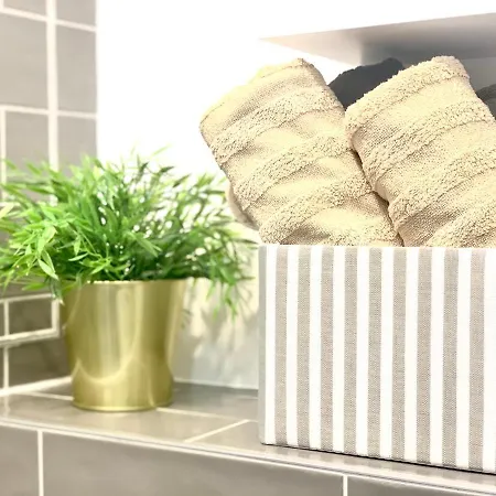 Apartament Luxury, Bright With Parking And Balcony In Center