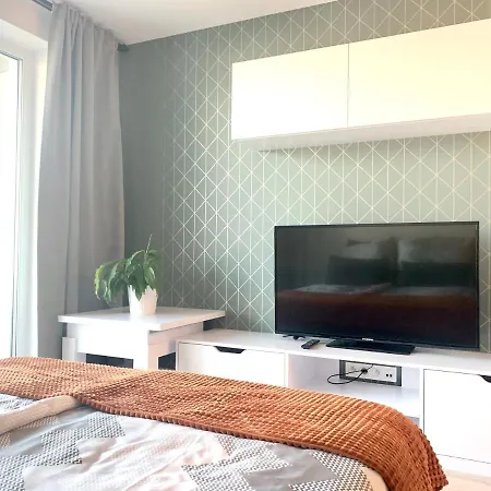 Apartment Luxury, Bright With Parking And Balcony In Center