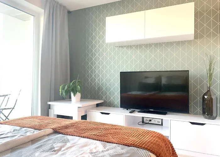 Appartamento Luxury, Bright With Parking And Balcony In Center